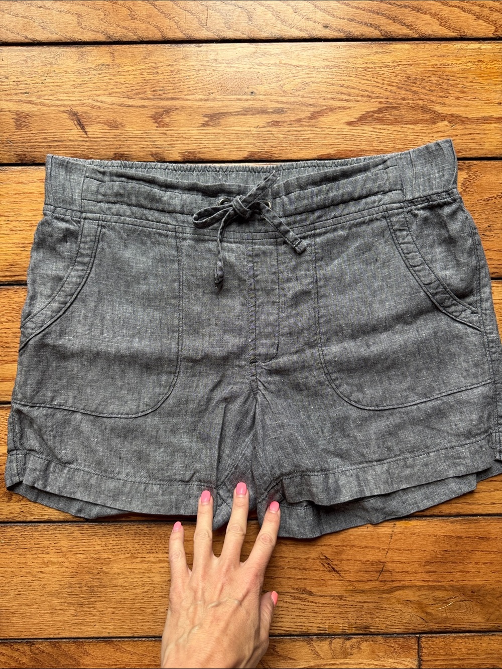 Athleta 100% Linen Cabo Shorts Sz 10 Gray Drawstring Elastic Waist Casual Beach